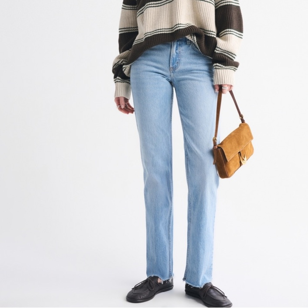 Abercrombie 90s Straight Mid Rise Curve Love Jeans